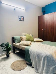 Modern Nest 2BHK Flat Near AIG & DLF Gachibowli