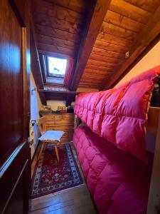 Red Alpine Olympic Apartment near Cortina