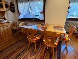 Red Alpine Olympic Apartment near Cortina