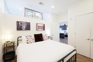 Downtown Luxury Pool Gym Free Parking 312