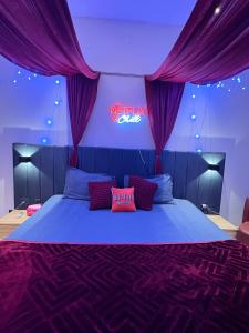 A Premium Luxury Apt with Balcony - Stayflix and Chill