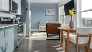 Landing Stylish 1BD Yoga Studio Clubhouse