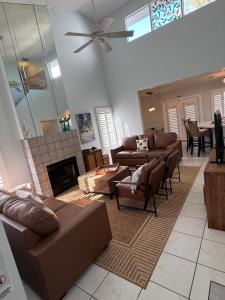 Indian Rocks shaded Retreat, walk or bike to Beach