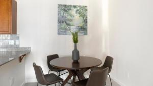 Landing Apartments - Cadence at Cates Creek