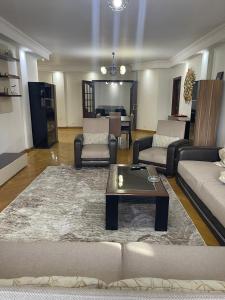 شقة مقابل ستي ستارز