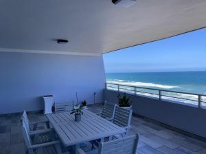 Luxury Umdloti Seaside Escape Huge Balcony & Pool