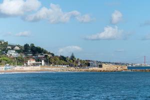 HomeySuite Bedroom 3 Seahouse