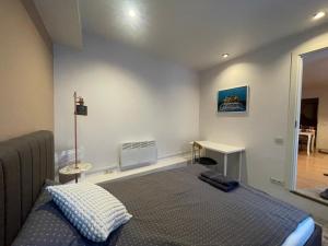 Two bedroom Old town with private terrace