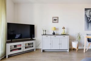 Spacious 2BDR East London Retreat