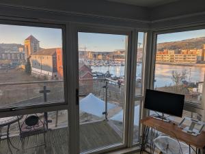 Luxury Marina View Apartment