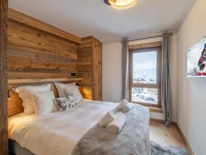 Appartement de haut standing, skis aux pieds, au cœur de lAlpe dHuez. Capacité 6 personnes. - FR-1-645-103