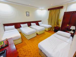 فندق عملاق المشرق AMLAQ ALmSHRQ HOTEL