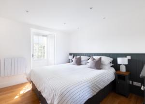 First-Floor Georgian Apartment with Terrace and Sea Views in Boscastle