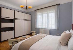 Spacious & Smart Center Apartment