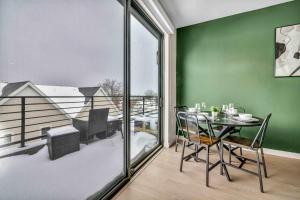 Clev Clinic & CWRU w Balcony Gym Parking WD