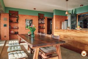 Coyote, 7BR Ocean View Villa, 2 Pools, Zipolite