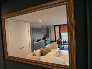Equinox 5 mins from Victoria Station