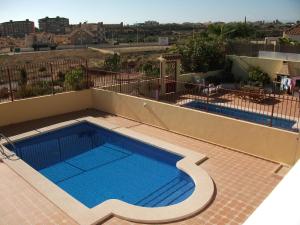 Chalet independiente lujo con piscina privada zona residencial tranquila