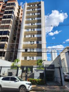 Apartamento no Cambuí - 2 Quartos com Ar e Vaga