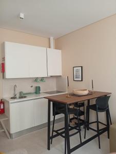 Charming & Sunny Stay in Historic Porto