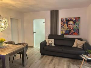 FERIENWOHNUNG TRUNK direkt an den Weinbergen, Parkplatz, Terrasse mit Grill und Lounge