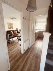 3 Bedroom House - Fast Wifi - Parking - near Ascot