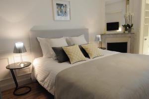 B&B / Chambres d'hotes Relais12bis Bed & Breakfast By Eiffel Tower : Suite Familiale