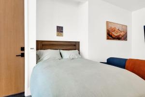 Milly Slopeside Studio