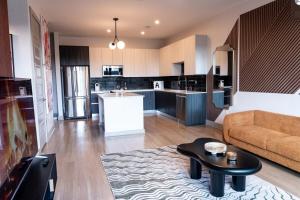 Midtown Condo Sky Deck with Fast WiFi & Free Parking