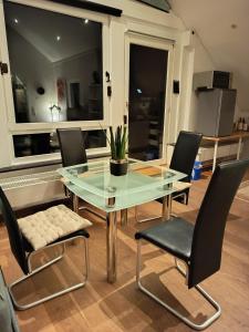 IN VILLA APARTMENT 56 qm Check-in,free parking, WIFI , TV, FULL KITCHEN