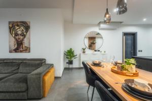 Paris House-New Two bedroom apartment