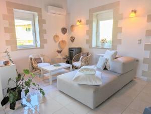 Villa Naiades Traditional Cretan Stone House with private Pool and Garden in Chania