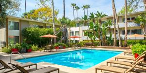 West LA Boutique Apartments Minutes from the Coast