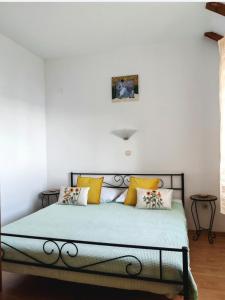 Paula Apartment - Green home by the sea