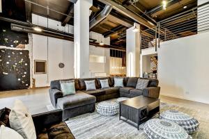 Historic District Loft Garage Parking Sleeps 13