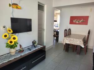 PRAIA DE 4 ILHAS Apartamento 2 Quartos 50M da Praia Com Vista
