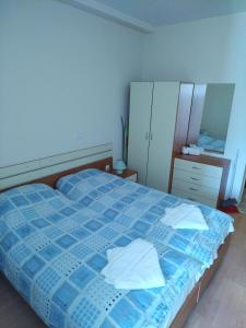 Sunny Studio Eagle Rock