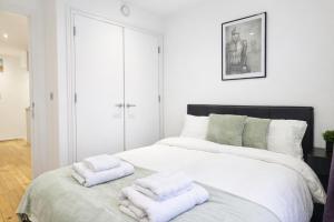 Shoreditch 4 bedroom apartment in Brick Lane