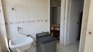 PRAIA GRANDE - CANTO DO FORTE - APARTAMENTO TEMPORADA - pé na areia