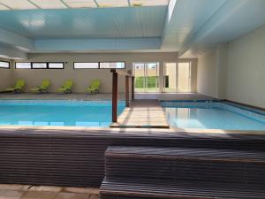 Monoambiente Michell vista al mar pileta climatizada