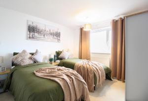 Virexxa Aylesbury Centre - Deluxe Suite - 3Bed House with Free Parking
