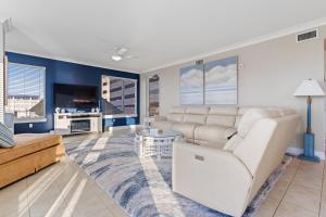 Bright 4BR condo with huge balcony, pools, and direct beach access