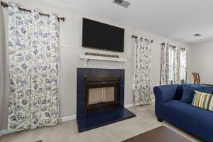 Quiet 2 Bedroom Condo In Greensboro