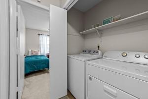 Quiet 2 Bedroom Condo In Greensboro