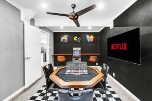 Hot Tub Fire Pit 10 Min From DFW Airport