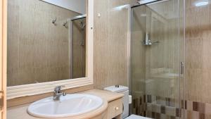 central in Los Cristianos Balcony and beach on foot