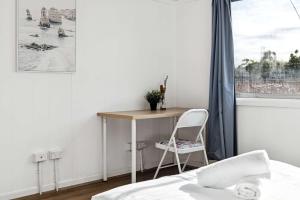 Peaceful Double Room Near Parks & Transit - Shared Bathroom and Kitchen