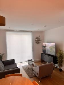 Cozy one bedroom with a Big Balcony and parking