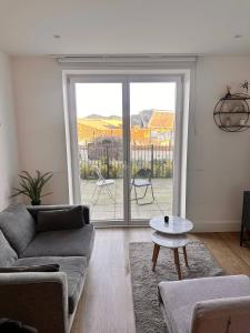 Cozy one bedroom with a Big Balcony and parking