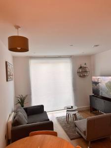 Cozy one bedroom with a Big Balcony and parking